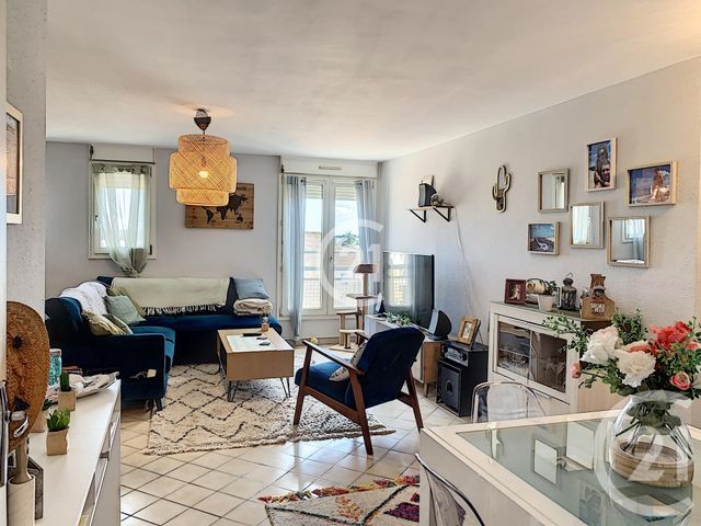 Afficher la photo en grand Appartement T3 à vendre - 3 pièces - 68.59 m2 - ARLES - 13 - PROVENCE-ALPES-COTE-D-AZUR - Century 21 Horizons