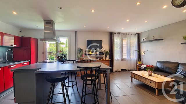 Appartement F3 à vendre - 4 pièces - 71.04 m2 - ST MARTIN DE CRAU - 13 - PROVENCE-ALPES-COTE-D-AZUR - Century 21 Horizons Appartement F3 à vendre - 4 pièces - 71.04 m2 - ST MARTIN DE CRAU - 13 - PROVENCE-ALPES-COTE-D-AZUR - Century 21 Horizons