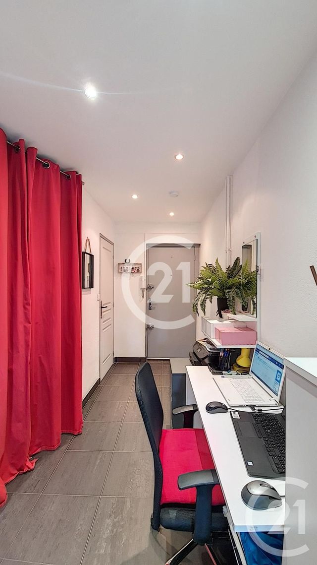 Appartement F3 à vendre - 4 pièces - 71.04 m2 - ST MARTIN DE CRAU - 13 - PROVENCE-ALPES-COTE-D-AZUR - Century 21 Horizons Appartement F3 à vendre - 4 pièces - 71.04 m2 - ST MARTIN DE CRAU - 13 - PROVENCE-ALPES-COTE-D-AZUR - Century 21 Horizons