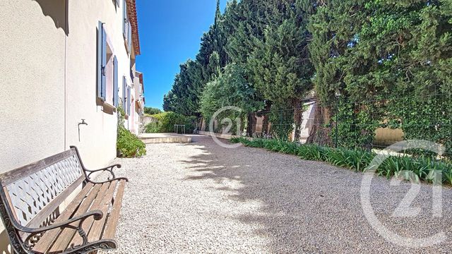 Appartement F4 à vendre - 4 pièces - 87.5 m2 - MAUSSANE LES ALPILLES - 13 - PROVENCE-ALPES-COTE-D-AZUR - Century 21 Horizons Appartement F4 à vendre - 4 pièces - 87.5 m2 - MAUSSANE LES ALPILLES - 13 - PROVENCE-ALPES-COTE-D-AZUR - Century 21 Horizons
