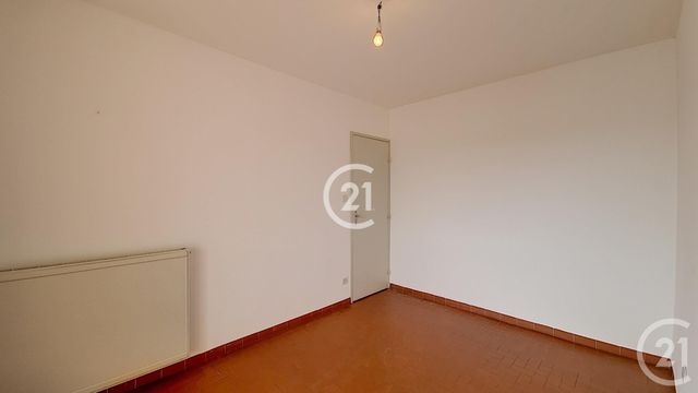 Afficher la photo en grand Appartement T2 à vendre - 2 pièces - 48.11 m2 - ST MARTIN DE CRAU - 13 - PROVENCE-ALPES-COTE-D-AZUR - Century 21 Horizons