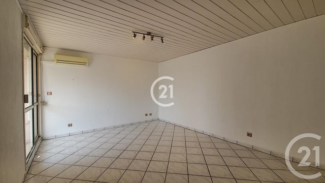 Afficher la photo en grand Appartement T2 à vendre - 2 pièces - 48.11 m2 - ST MARTIN DE CRAU - 13 - PROVENCE-ALPES-COTE-D-AZUR - Century 21 Horizons
