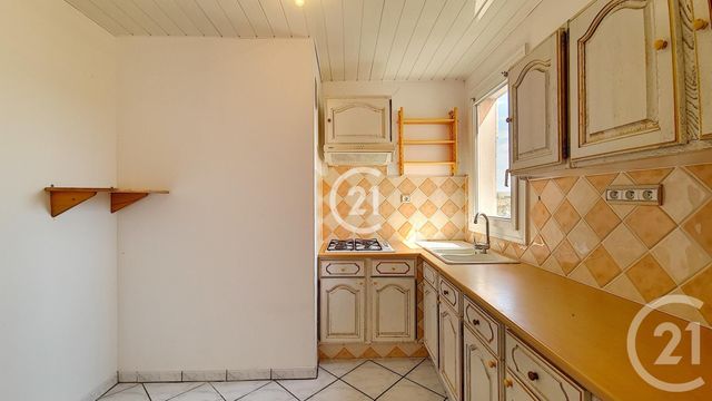 Afficher la photo en grand Appartement T2 à vendre - 2 pièces - 48.11 m2 - ST MARTIN DE CRAU - 13 - PROVENCE-ALPES-COTE-D-AZUR - Century 21 Horizons