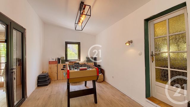 Afficher la photo en grand maison à vendre - 7 pièces - 211.5 m2 - ST MARTIN DE CRAU - 13 - PROVENCE-ALPES-COTE-D-AZUR - Century 21 Horizons