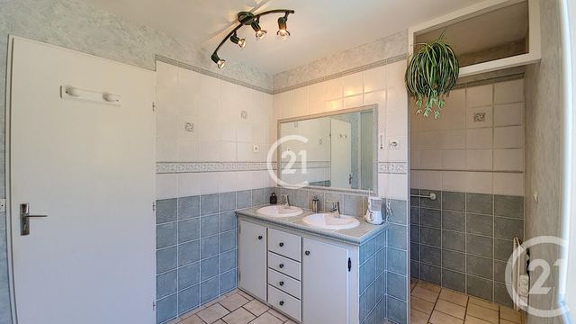 Afficher la photo en grand maison à vendre - 4 pièces - 92.76 m2 - ST MARTIN DE CRAU - 13 - PROVENCE-ALPES-COTE-D-AZUR - Century 21 Horizons