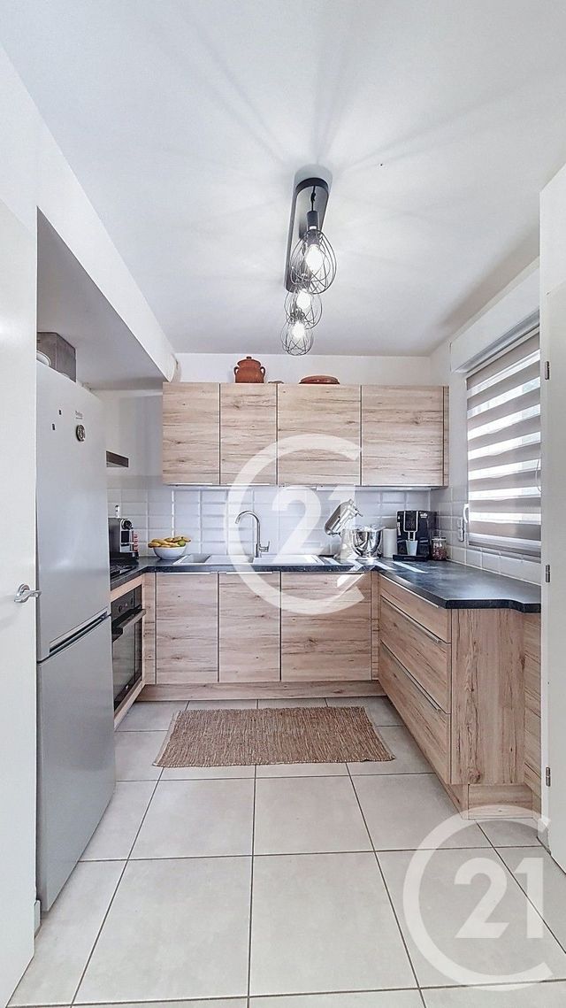 maison à vendre - 4 pièces - 90.0 m2 - ST MARTIN DE CRAU - 13 - PROVENCE-ALPES-COTE-D-AZUR - Century 21 Horizons