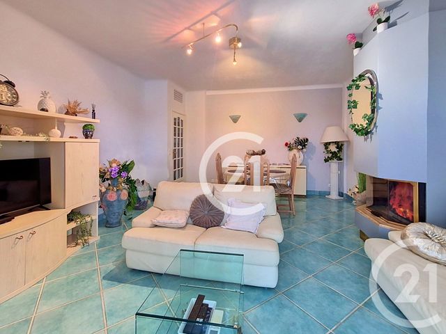 Appartement T3 à vendre - 3 pièces - 70.59 m2 - ST MARTIN DE CRAU - 13 - PROVENCE-ALPES-COTE-D-AZUR - Century 21 Horizons