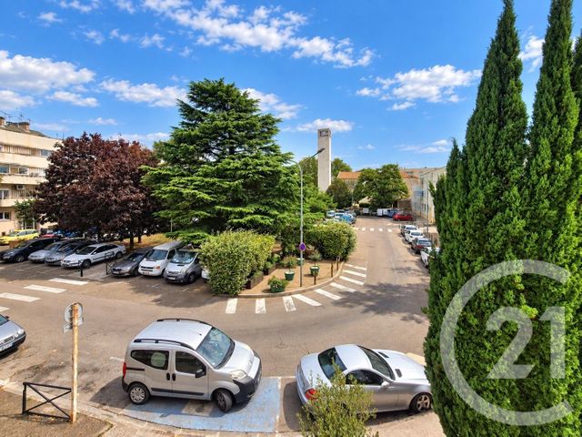 Appartement T3 à vendre - 3 pièces - 70.59 m2 - ST MARTIN DE CRAU - 13 - PROVENCE-ALPES-COTE-D-AZUR - Century 21 Horizons