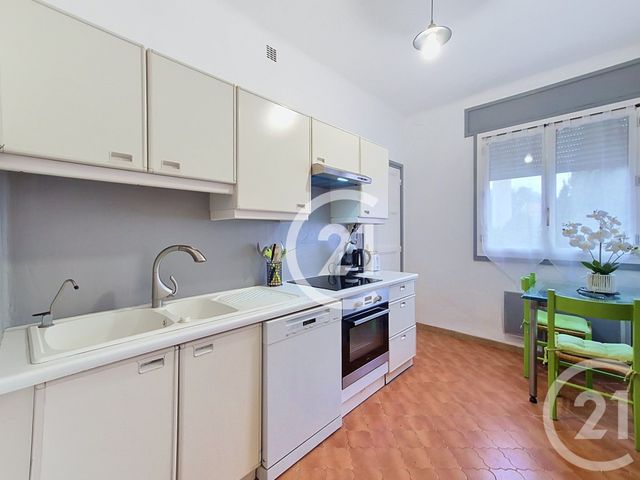 Appartement T3 à vendre - 3 pièces - 70.59 m2 - ST MARTIN DE CRAU - 13 - PROVENCE-ALPES-COTE-D-AZUR - Century 21 Horizons
