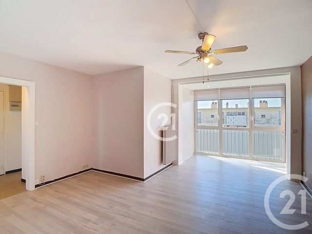 Appartement T3 à louer - 3 pièces - 66.41 m2 - ARLES - 13 - PROVENCE-ALPES-COTE-D-AZUR - Century 21 Horizons