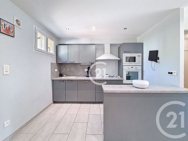 Afficher la photo en grand maison à vendre - 5 pièces - 181.02 m2 - ST MARTIN DE CRAU - 13 - PROVENCE-ALPES-COTE-D-AZUR - Century 21 Horizons