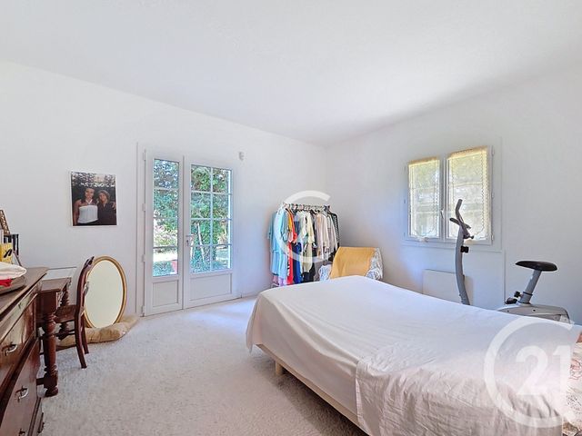 Afficher la photo en grand maison à vendre - 9 pièces - 225.8 m2 - ST MARTIN DE CRAU - 13 - PROVENCE-ALPES-COTE-D-AZUR - Century 21 Horizons