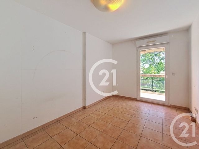 Appartement T2 à vendre - 2 pièces - 45.7 m2 - ST MARTIN DE CRAU - 13 - PROVENCE-ALPES-COTE-D-AZUR - Century 21 Horizons