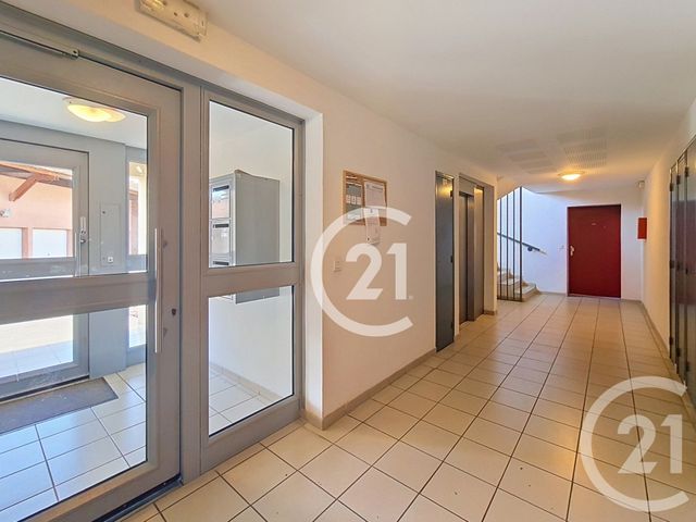 Appartement T2 à vendre - 2 pièces - 45.7 m2 - ST MARTIN DE CRAU - 13 - PROVENCE-ALPES-COTE-D-AZUR - Century 21 Horizons