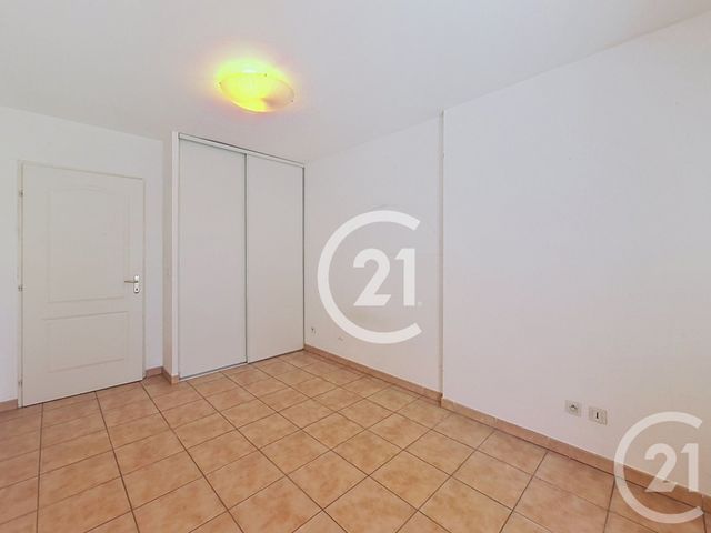 Appartement T2 à vendre - 2 pièces - 45.7 m2 - ST MARTIN DE CRAU - 13 - PROVENCE-ALPES-COTE-D-AZUR - Century 21 Horizons