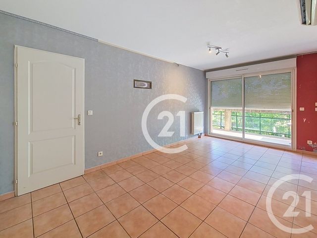 Appartement T2 à vendre - 2 pièces - 45.7 m2 - ST MARTIN DE CRAU - 13 - PROVENCE-ALPES-COTE-D-AZUR - Century 21 Horizons