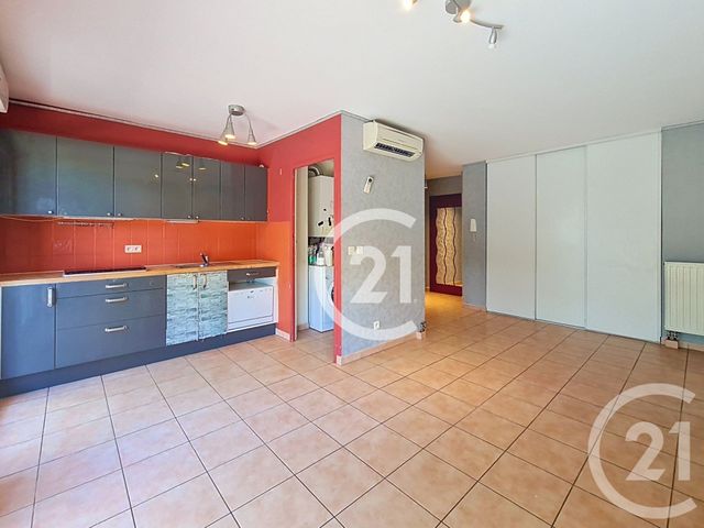 Appartement T2 à vendre - 2 pièces - 45.7 m2 - ST MARTIN DE CRAU - 13 - PROVENCE-ALPES-COTE-D-AZUR - Century 21 Horizons