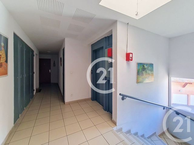 Appartement T2 à vendre - 2 pièces - 45.7 m2 - ST MARTIN DE CRAU - 13 - PROVENCE-ALPES-COTE-D-AZUR - Century 21 Horizons