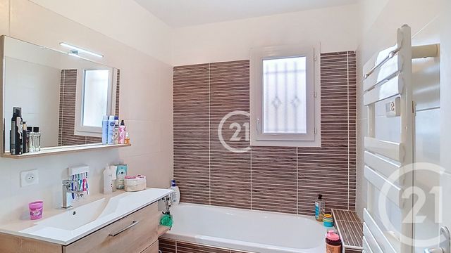 maison à louer - 4 pièces - 90.25 m2 - MAS THIBERT - 13 - PROVENCE-ALPES-COTE-D-AZUR - Century 21 Horizons