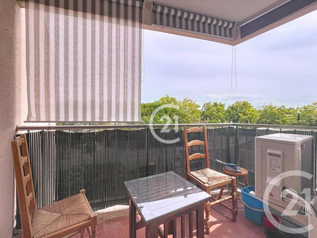 Afficher la photo en grand Appartement Studio à vendre - 1 pièce - 31.66 m2 - ST MARTIN DE CRAU - 13 - PROVENCE-ALPES-COTE-D-AZUR - Century 21 Horizons