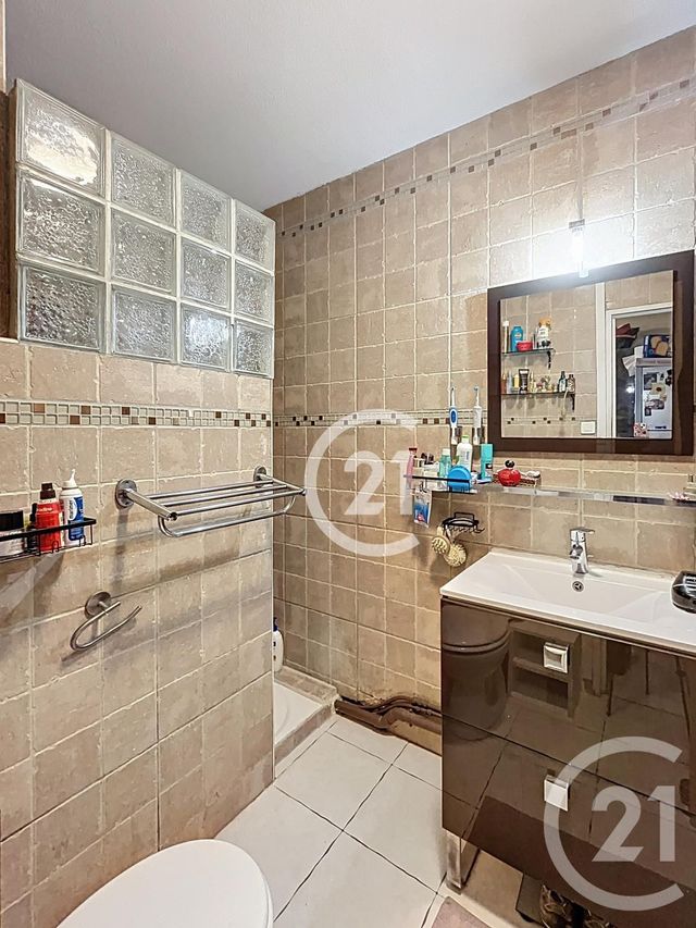 Afficher la photo en grand Appartement Studio à vendre - 1 pièce - 31.66 m2 - ST MARTIN DE CRAU - 13 - PROVENCE-ALPES-COTE-D-AZUR - Century 21 Horizons