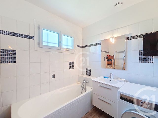 Afficher la photo en grand maison à vendre - 4 pièces - 109.37 m2 - ST MARTIN DE CRAU - 13 - PROVENCE-ALPES-COTE-D-AZUR - Century 21 Horizons