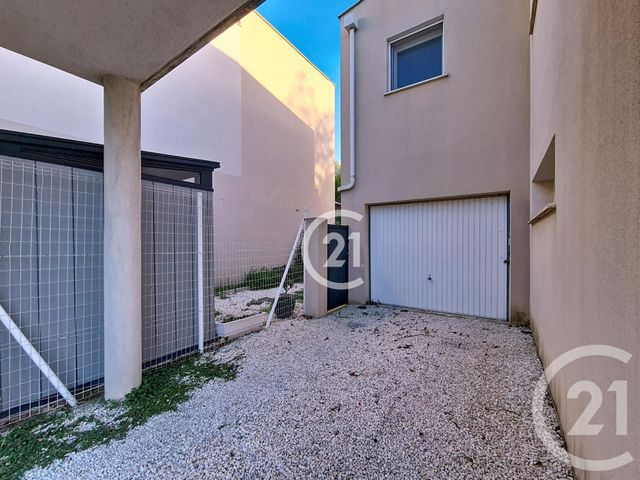 Afficher la photo en grand maison à vendre - 4 pièces - 85.86 m2 - ARLES - 13 - PROVENCE-ALPES-COTE-D-AZUR - Century 21 Horizons