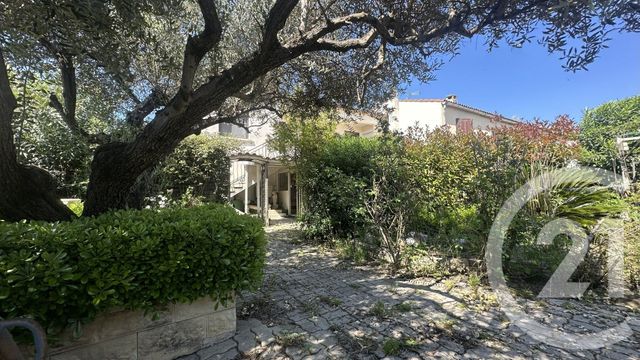 Afficher la photo en grand maison à vendre - 6 pièces - 205.34 m2 - ARLES - 13 - PROVENCE-ALPES-COTE-D-AZUR - Century 21 Horizons