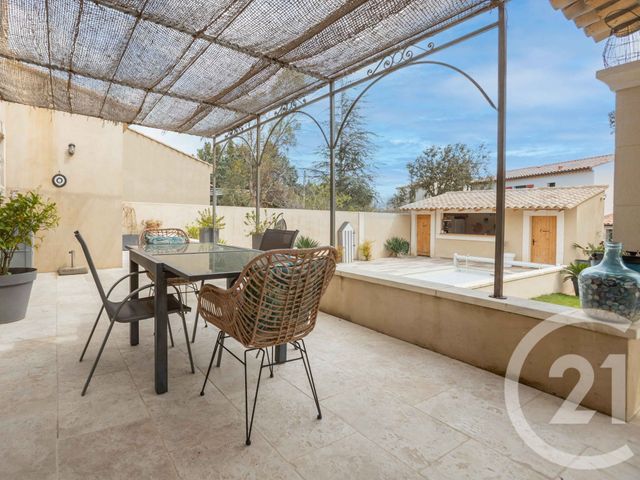 Afficher la photo en grand maison à vendre - 5 pièces - 145.6 m2 - AUREILLE - 13 - PROVENCE-ALPES-COTE-D-AZUR - Century 21 Horizons