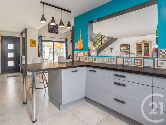 Afficher la photo en grand maison à vendre - 5 pièces - 145.6 m2 - AUREILLE - 13 - PROVENCE-ALPES-COTE-D-AZUR - Century 21 Horizons