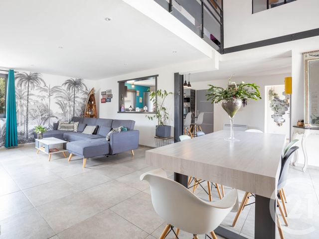 Afficher la photo en grand maison à vendre - 5 pièces - 145.6 m2 - AUREILLE - 13 - PROVENCE-ALPES-COTE-D-AZUR - Century 21 Horizons