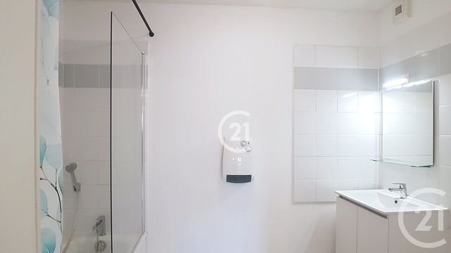 Appartement T2 à louer - 2 pièces - 40.82 m2 - ST MARTIN DE CRAU - 13 - PROVENCE-ALPES-COTE-D-AZUR - Century 21 Horizons