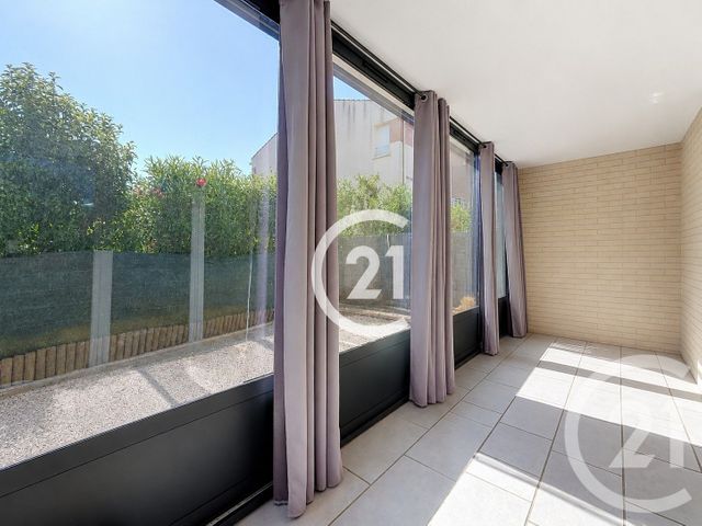 Appartement F2 à vendre - 2 pièces - 51.7 m2 - ST MARTIN DE CRAU - 13 - PROVENCE-ALPES-COTE-D-AZUR - Century 21 Horizons