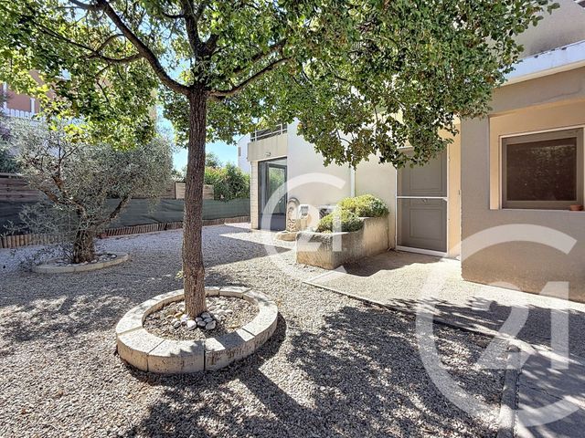 Appartement F2 à vendre - 2 pièces - 51.7 m2 - ST MARTIN DE CRAU - 13 - PROVENCE-ALPES-COTE-D-AZUR - Century 21 Horizons