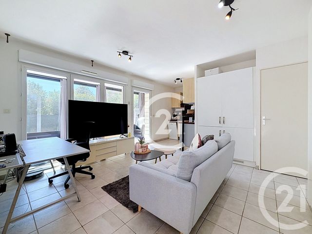 Appartement F2 à vendre - 2 pièces - 51.7 m2 - ST MARTIN DE CRAU - 13 - PROVENCE-ALPES-COTE-D-AZUR - Century 21 Horizons