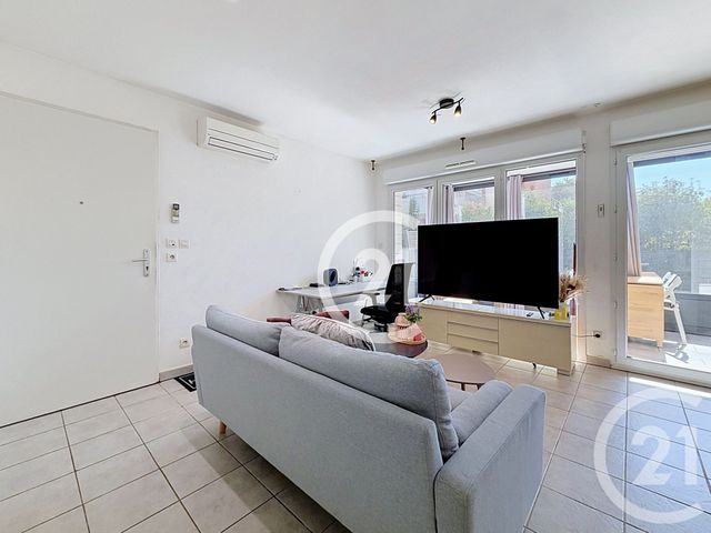 Appartement F2 à vendre - 2 pièces - 51.7 m2 - ST MARTIN DE CRAU - 13 - PROVENCE-ALPES-COTE-D-AZUR - Century 21 Horizons