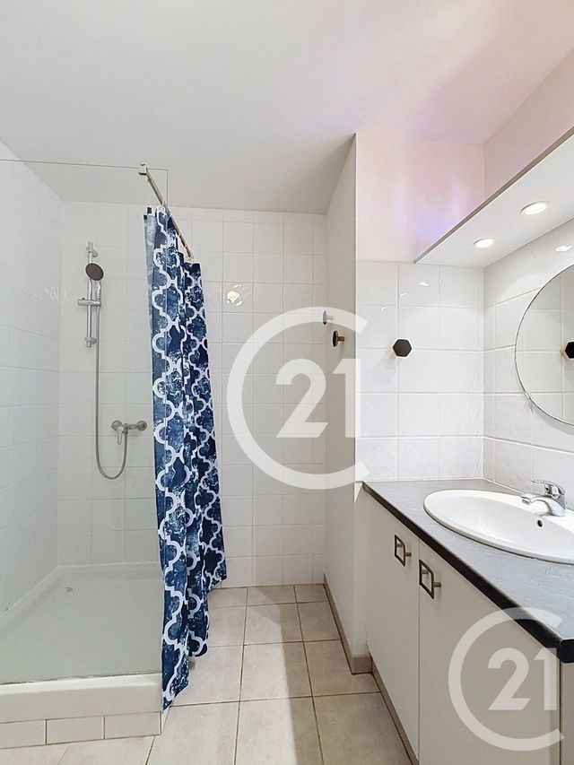 Appartement F2 à vendre - 2 pièces - 51.7 m2 - ST MARTIN DE CRAU - 13 - PROVENCE-ALPES-COTE-D-AZUR - Century 21 Horizons