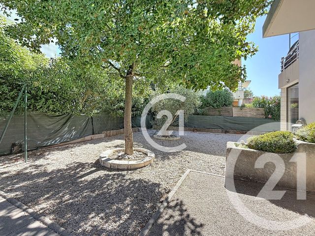 Appartement F2 à vendre - 2 pièces - 51.7 m2 - ST MARTIN DE CRAU - 13 - PROVENCE-ALPES-COTE-D-AZUR - Century 21 Horizons