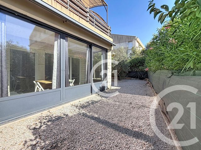 Appartement F2 à vendre - 2 pièces - 51.7 m2 - ST MARTIN DE CRAU - 13 - PROVENCE-ALPES-COTE-D-AZUR - Century 21 Horizons