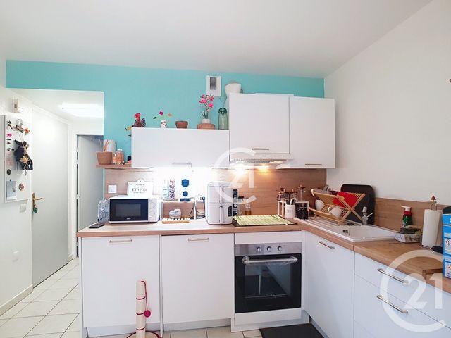 Appartement T2 à louer - 2 pièces - 39.0 m2 - ST MARTIN DE CRAU - 13 - PROVENCE-ALPES-COTE-D-AZUR - Century 21 Horizons