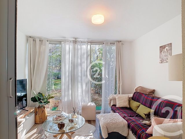 Appartement T2 à louer - 2 pièces - 39.0 m2 - ST MARTIN DE CRAU - 13 - PROVENCE-ALPES-COTE-D-AZUR - Century 21 Horizons