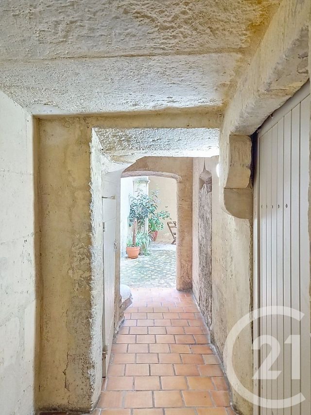 Appartement T2 à louer - 2 pièces - 27.0 m2 - ARLES - 13 - PROVENCE-ALPES-COTE-D-AZUR - Century 21 Horizons