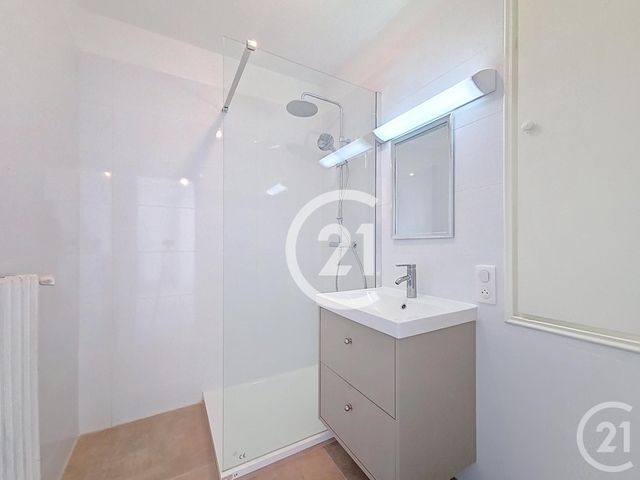 Appartement T2 à louer - 2 pièces - 50.64 m2 - ARLES - 13 - PROVENCE-ALPES-COTE-D-AZUR - Century 21 Horizons