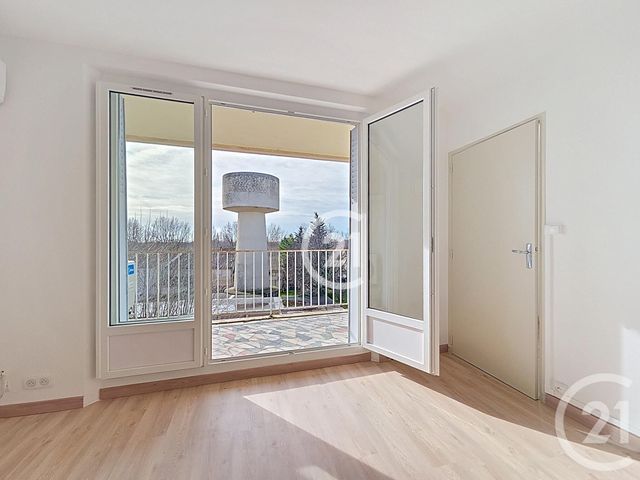 Appartement T3 à louer - 3 pièces - 54.0 m2 - RAPHELE LES ARLES - 13 - PROVENCE-ALPES-COTE-D-AZUR - Century 21 Horizons