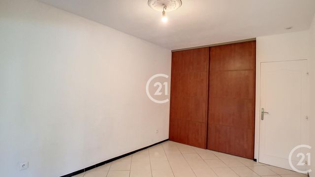 maison à louer - 5 pièces - 140.52 m2 - ST MARTIN DE CRAU - 13 - PROVENCE-ALPES-COTE-D-AZUR - Century 21 Horizons