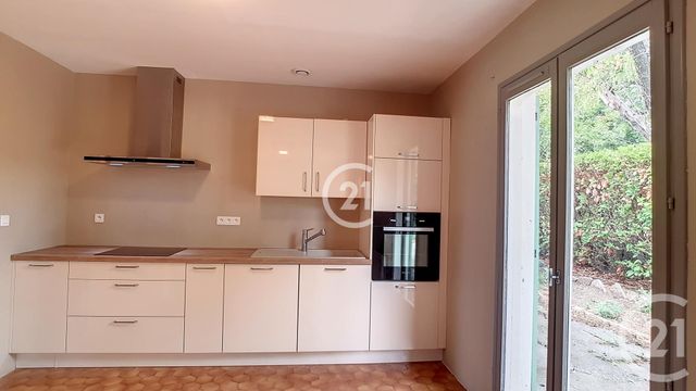 maison à louer - 5 pièces - 140.52 m2 - ST MARTIN DE CRAU - 13 - PROVENCE-ALPES-COTE-D-AZUR - Century 21 Horizons