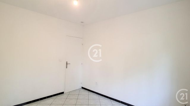 maison à louer - 5 pièces - 140.52 m2 - ST MARTIN DE CRAU - 13 - PROVENCE-ALPES-COTE-D-AZUR - Century 21 Horizons