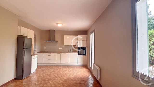 maison à louer - 5 pièces - 140.52 m2 - ST MARTIN DE CRAU - 13 - PROVENCE-ALPES-COTE-D-AZUR - Century 21 Horizons