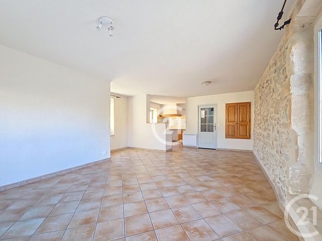 maison à louer - 4 pièces - 115.85 m2 - AUREILLE - 13 - PROVENCE-ALPES-COTE-D-AZUR - Century 21 Horizons