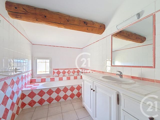 maison à louer - 4 pièces - 115.85 m2 - AUREILLE - 13 - PROVENCE-ALPES-COTE-D-AZUR - Century 21 Horizons